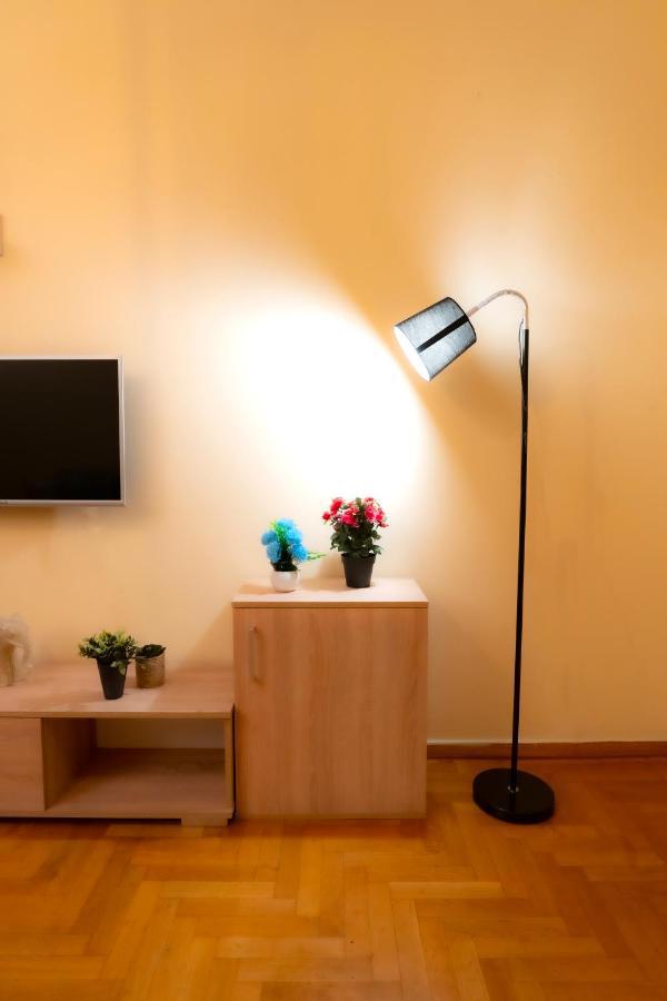 Myrtle, City Center Renovated Apartment アテネ エクステリア 写真