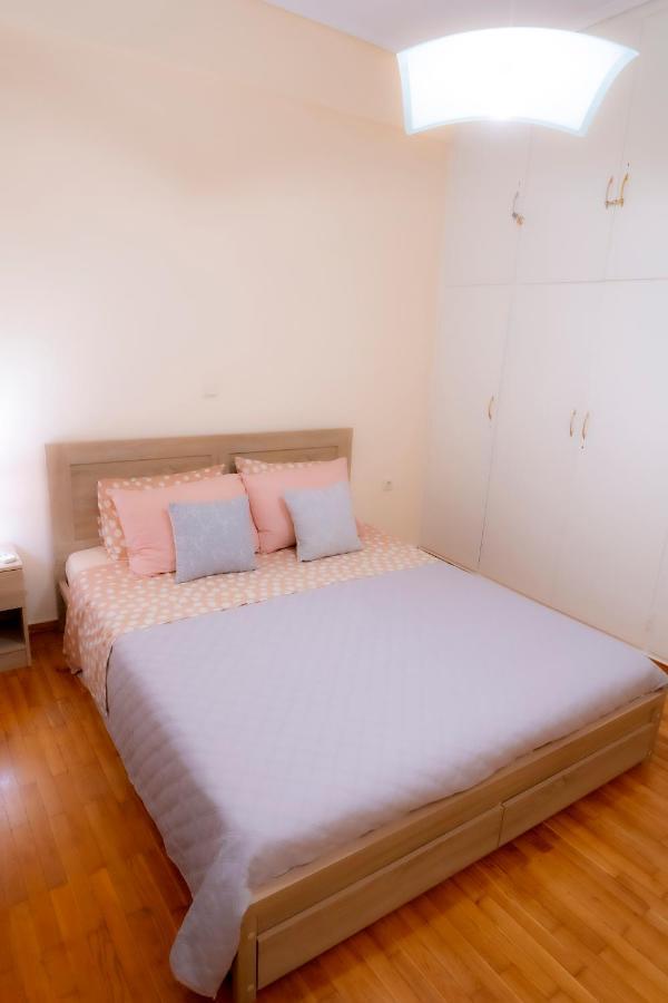 Myrtle, City Center Renovated Apartment アテネ エクステリア 写真