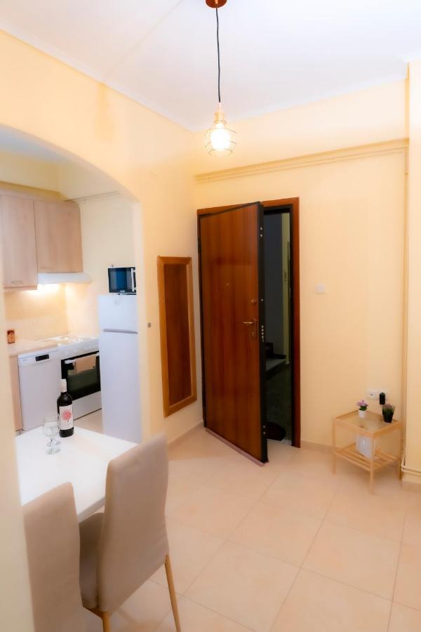 Myrtle, City Center Renovated Apartment アテネ エクステリア 写真
