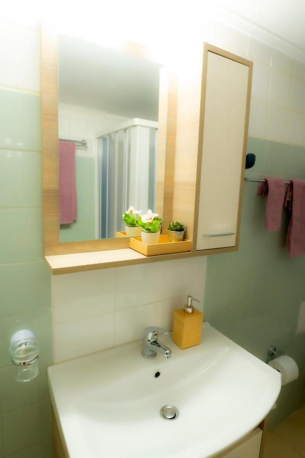 Myrtle, City Center Renovated Apartment アテネ エクステリア 写真