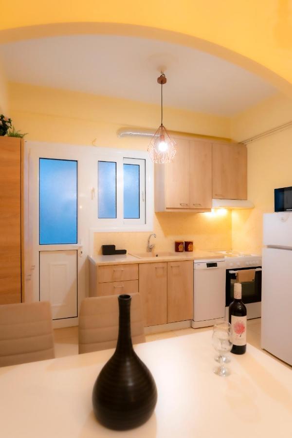 Myrtle, City Center Renovated Apartment アテネ エクステリア 写真